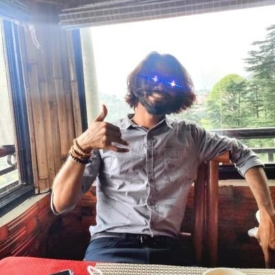 Romi K., Community Manager