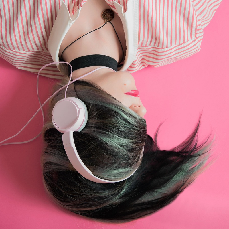 How to identify hit songs with 97% accuracy, using machine learning